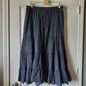 Black crinkle Bohemian midi skirt